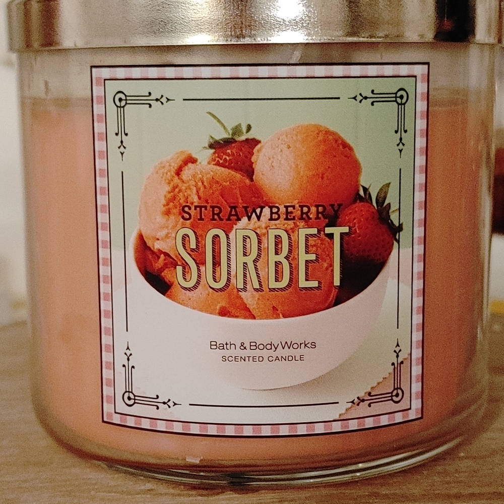 COPY - LIMITED EDITION BATH & BODY WORKS 3 WICK CANDLE STRAWBERRY SORBET